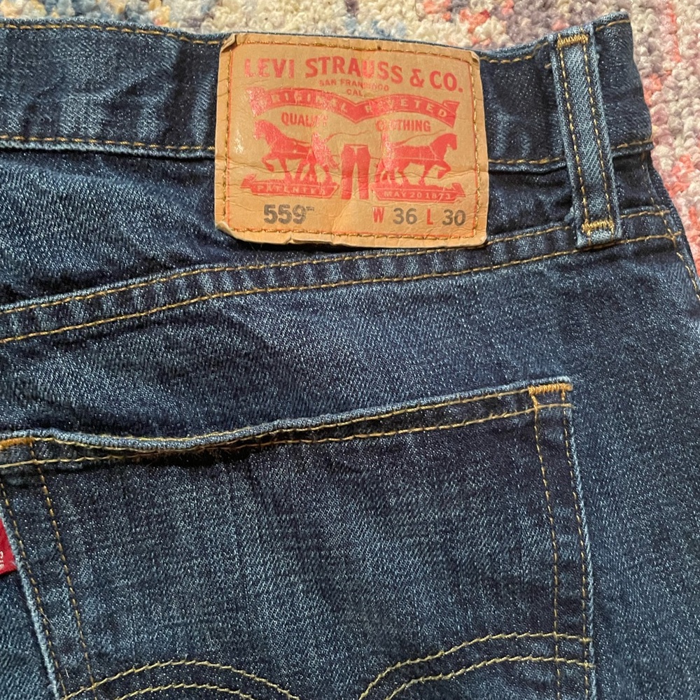 Levi's Relaxed Straight Dark Blue Jeans. - Picture 5 of 6